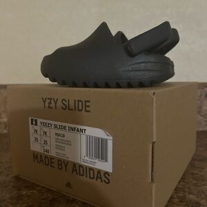 Yeezy slide for toddlers